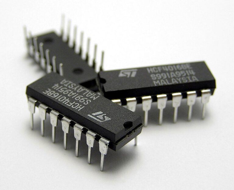 three ic 768x624